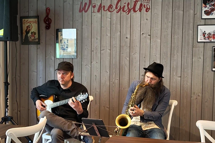 Tangon taikaa kaikilla aisteilla