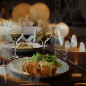 [LA 14.2.] Ystävänpäivän kynttiläillallinen kahdelle + viinipaketti